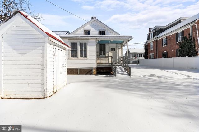 148 N CARLISLE STREET, Greencastle, PA 17225