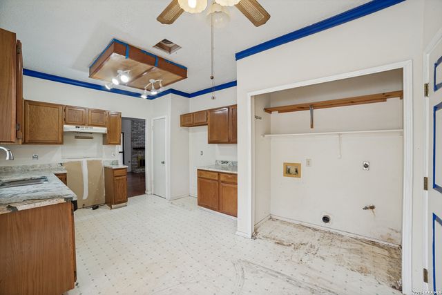 9502 Coolbrook, San Antonio, TX 78250