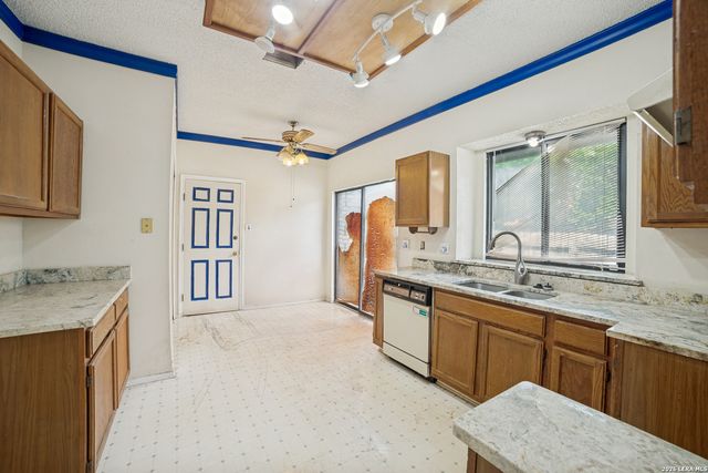 9502 Coolbrook, San Antonio, TX 78250