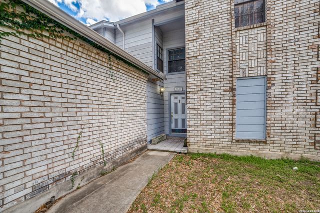 9502 Coolbrook, San Antonio, TX 78250