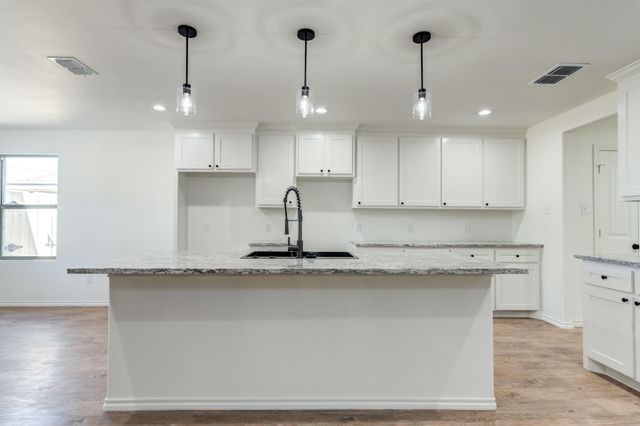 901 E Fordham Street, Lubbock, TX 79403