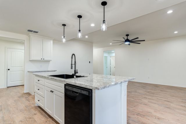 901 E Fordham Street, Lubbock, TX 79403