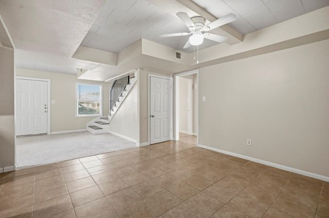 319 S 6th Street, La Porte, TX 77571