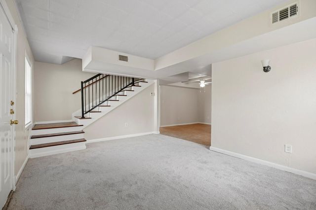 319 S 6th Street, La Porte, TX 77571