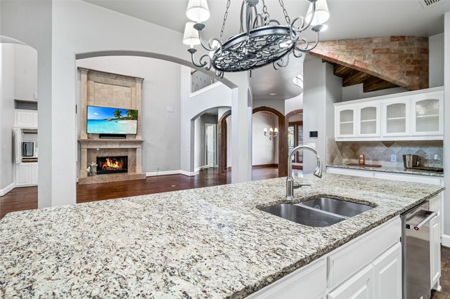 2662 Sharlis Drive, Frisco, TX 75036