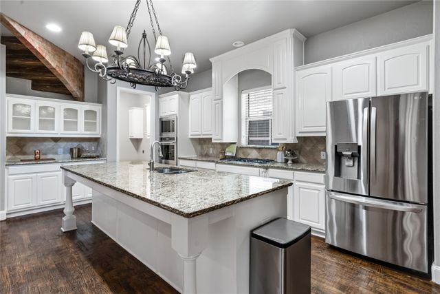 2662 Sharlis Drive, Frisco, TX 75036