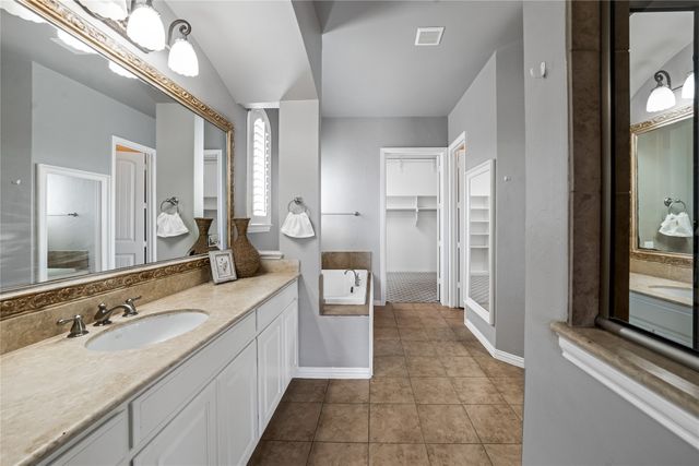 2662 Sharlis Drive, Frisco, TX 75036