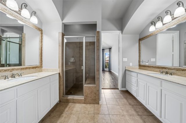 2662 Sharlis Drive, Frisco, TX 75036