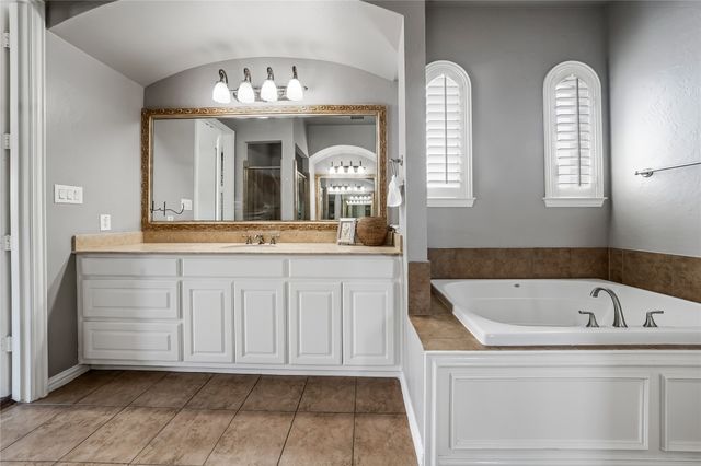 2662 Sharlis Drive, Frisco, TX 75036