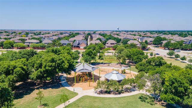 2662 Sharlis Drive, Frisco, TX 75036