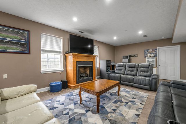 127 Prater Drive, Georgetown, KY 40324