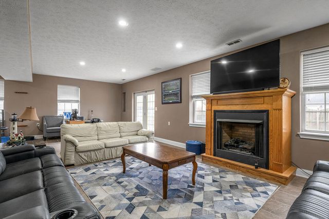 127 Prater Drive, Georgetown, KY 40324