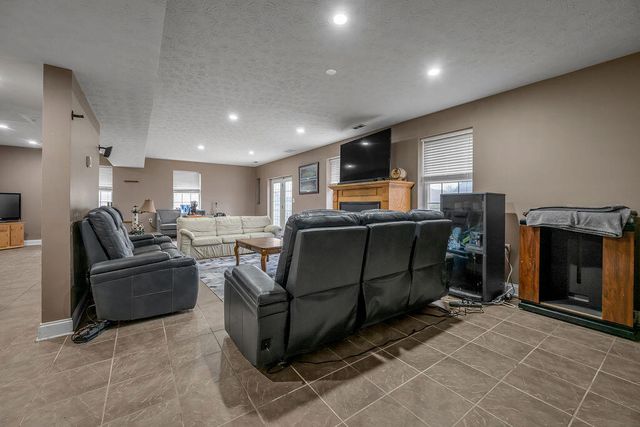 127 Prater Drive, Georgetown, KY 40324