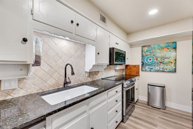 61 One Main Place, Benbrook, TX 76126