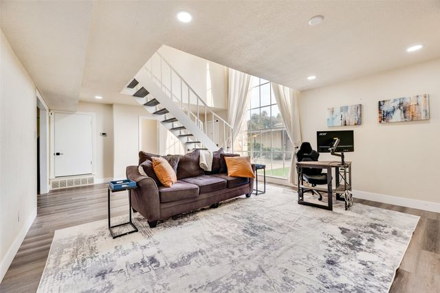 61 One Main Place, Benbrook, TX 76126