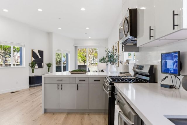 538 Dean Street, Hayward, CA 94541