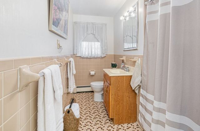 13 Wing Ter, Burlington, MA 01803