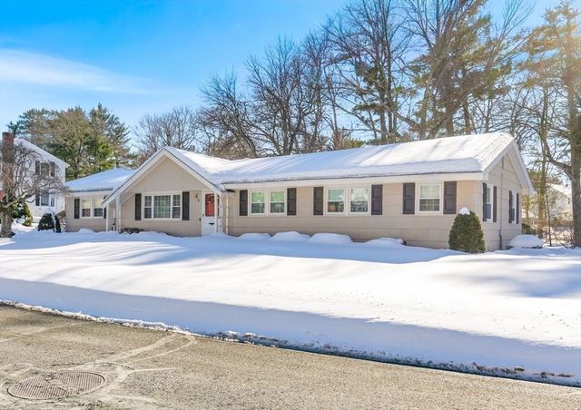 13 Wing Ter, Burlington, MA 01803