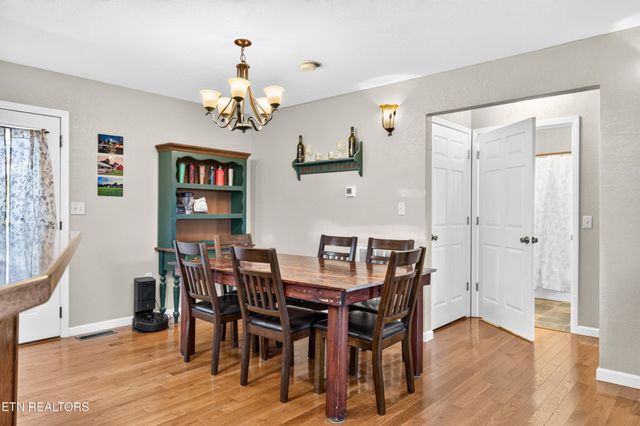 105 Foothills Rd, Pikeville, TN 37367