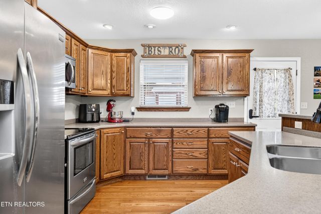 105 Foothills Rd, Pikeville, TN 37367