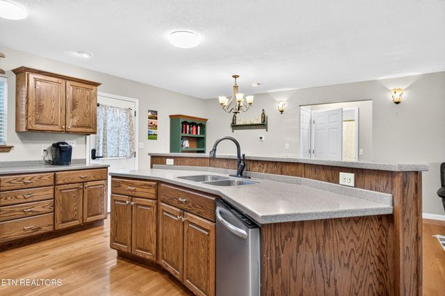 105 Foothills Rd, Pikeville, TN 37367