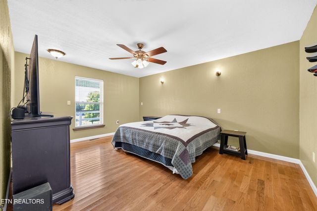 105 Foothills Rd, Pikeville, TN 37367