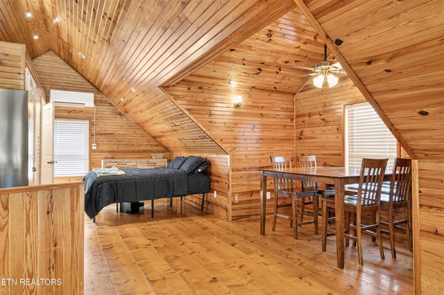 105 Foothills Rd, Pikeville, TN 37367