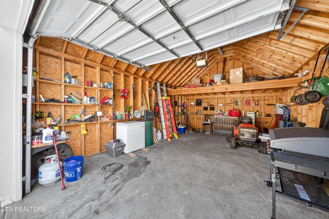 105 Foothills Rd, Pikeville, TN 37367