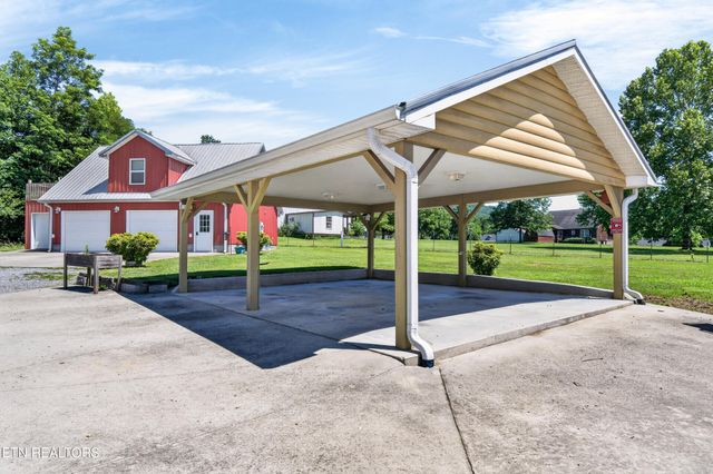 105 Foothills Rd, Pikeville, TN 37367