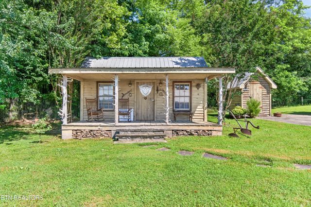 105 Foothills Rd, Pikeville, TN 37367