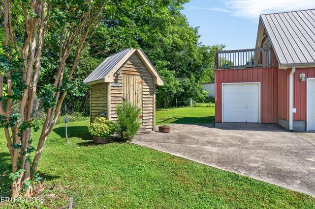 105 Foothills Rd, Pikeville, TN 37367