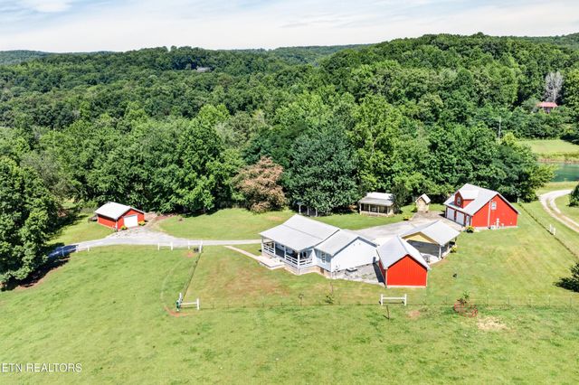 105 Foothills Rd, Pikeville, TN 37367