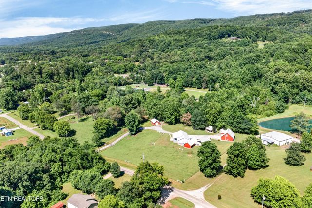 105 Foothills Rd, Pikeville, TN 37367