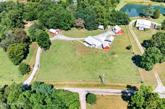 105 Foothills Rd, Pikeville, TN 37367