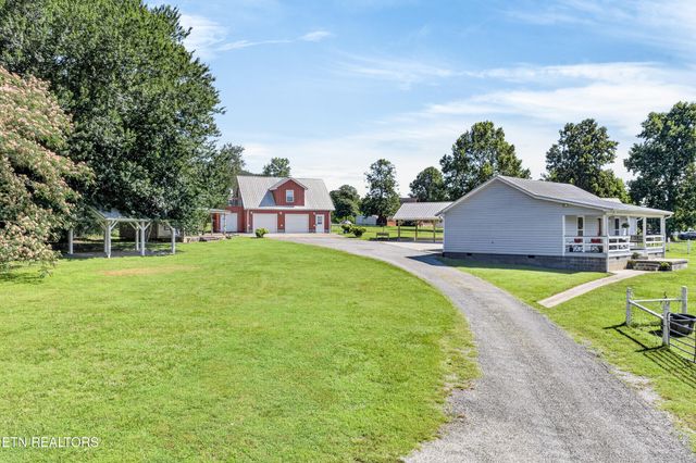105 Foothills Rd, Pikeville, TN 37367