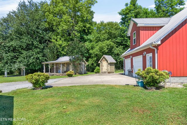 105 Foothills Rd, Pikeville, TN 37367