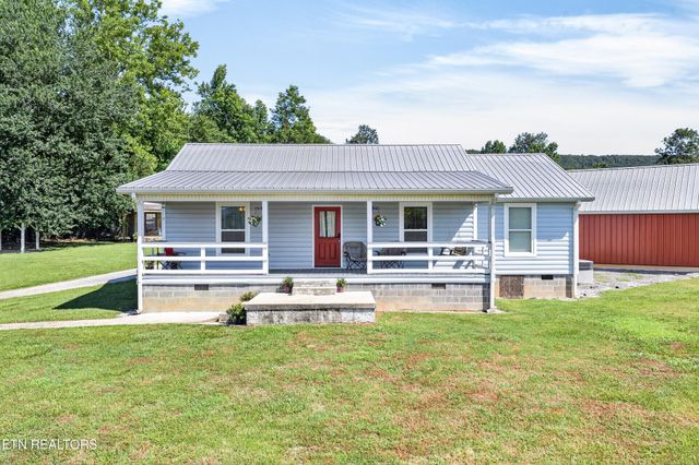 105 Foothills Rd, Pikeville, TN 37367