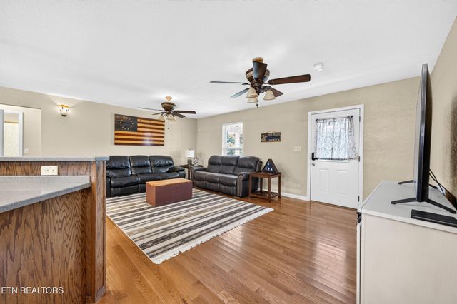 105 Foothills Rd, Pikeville, TN 37367