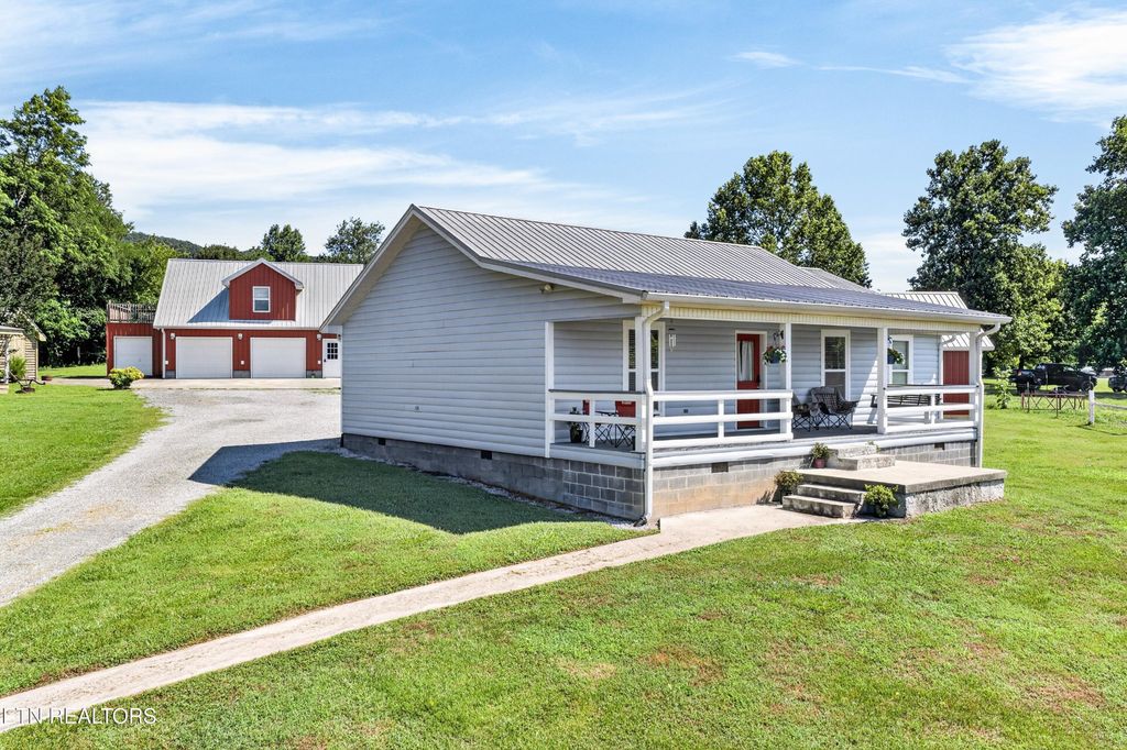 105 Foothills Rd, Pikeville, TN 37367