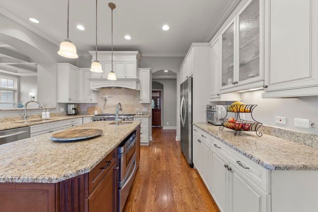 4947 Stonewall Avenue, Downers Grove, IL 60515