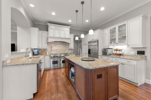 4947 Stonewall Avenue, Downers Grove, IL 60515