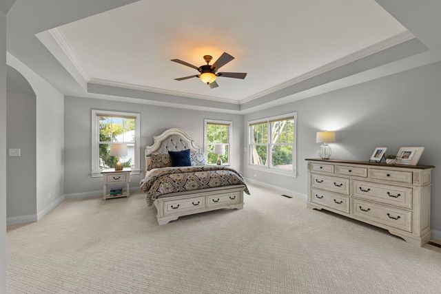 4947 Stonewall Avenue, Downers Grove, IL 60515