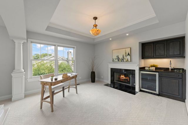 4947 Stonewall Avenue, Downers Grove, IL 60515