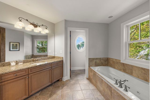 4947 Stonewall Avenue, Downers Grove, IL 60515