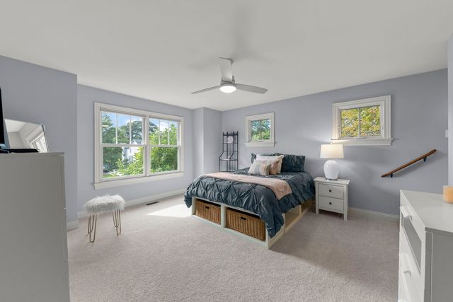 4947 Stonewall Avenue, Downers Grove, IL 60515