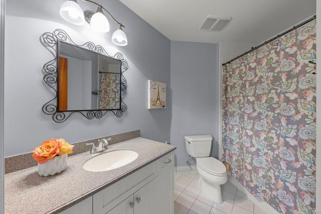 4947 Stonewall Avenue, Downers Grove, IL 60515