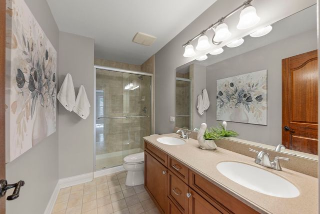 4947 Stonewall Avenue, Downers Grove, IL 60515