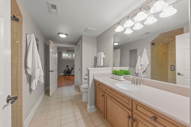 4947 Stonewall Avenue, Downers Grove, IL 60515