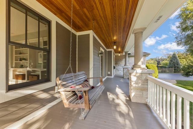 4947 Stonewall Avenue, Downers Grove, IL 60515