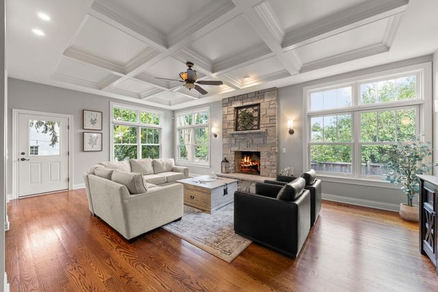 4947 Stonewall Avenue, Downers Grove, IL 60515